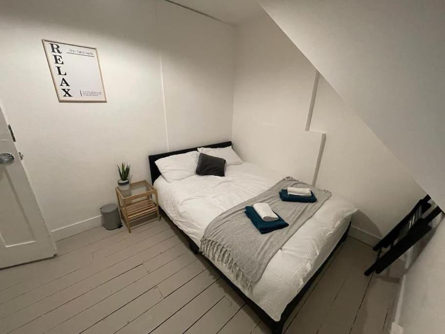 Beautiful 2 Bedroom On Tower Bridge Londres Exterior foto