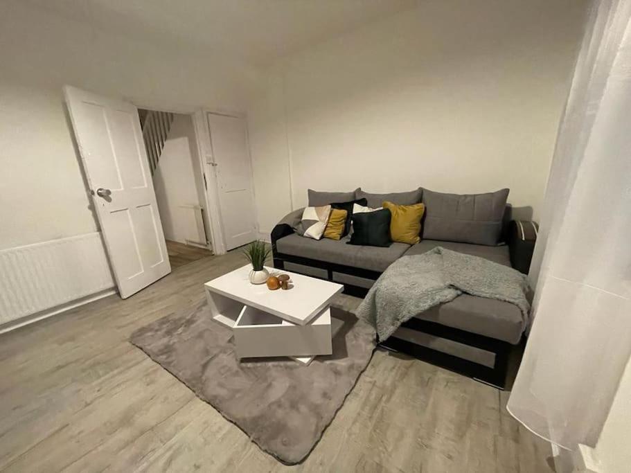 Beautiful 2 Bedroom On Tower Bridge Londres Exterior foto